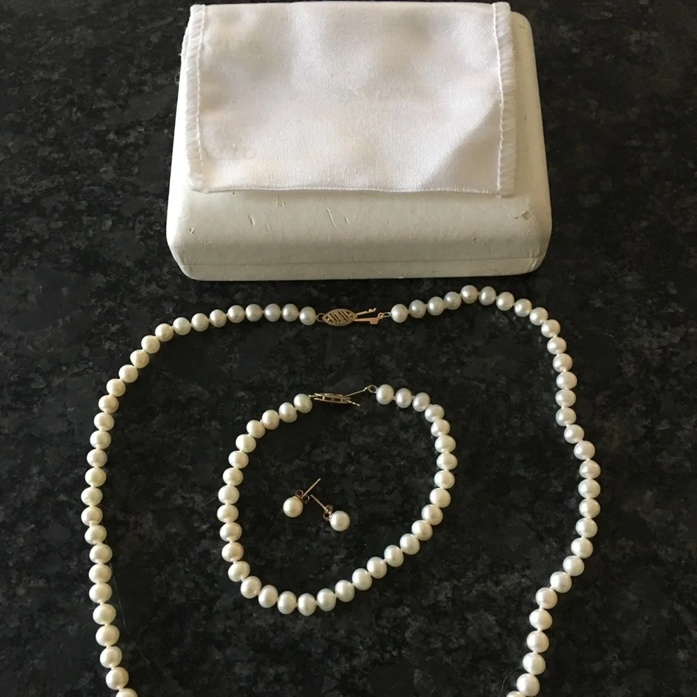 10K Gold White Freshwater Pearl Jewelry 3 pc Set - Picture 2 of 5